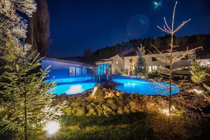 Wolkendorf Bio Hotel & Spa 20 km from Brasov - Havuz