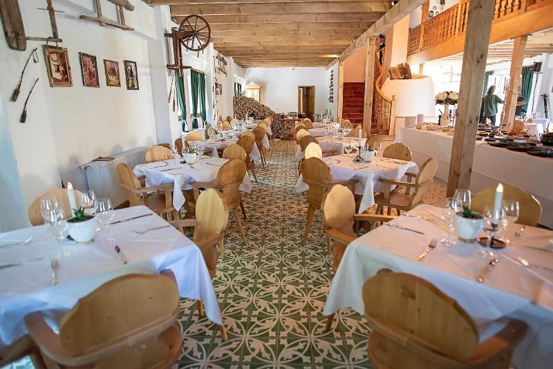 Wolkendorf Bio Hotel & Spa 20 km from Brasov - Restoran