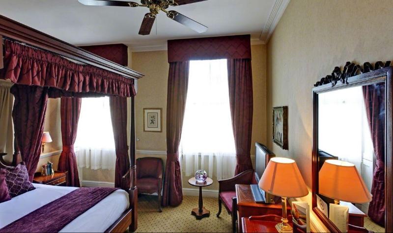 Grange Blooms Hotel - Genel