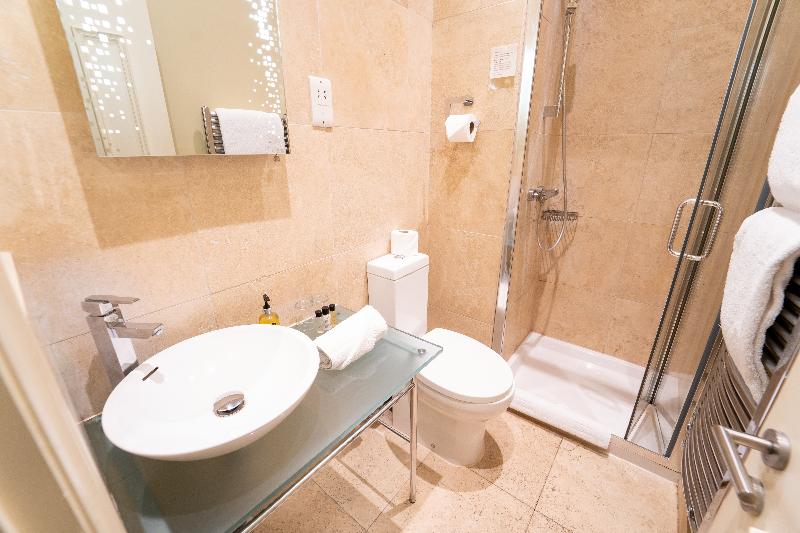Brooks Guesthouse Bath - Genel