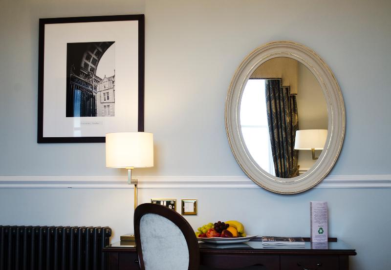 The Bonham Hotel - Oda