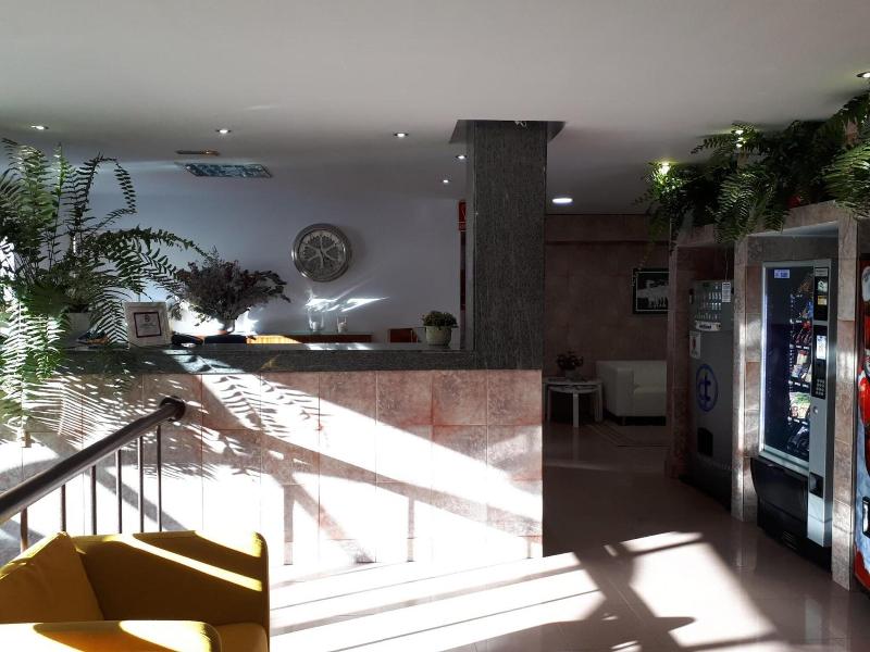 Hostal Residencia Cardona - Lobi
