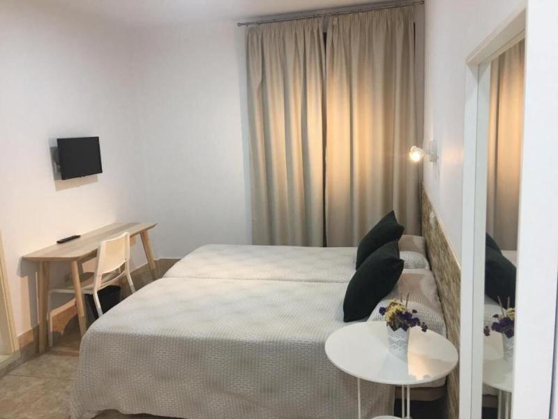 Hostal Residencia Cardona - Oda