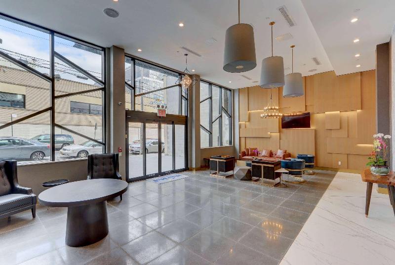 Microtel Inn by Wyndham Long Island City - Lobi