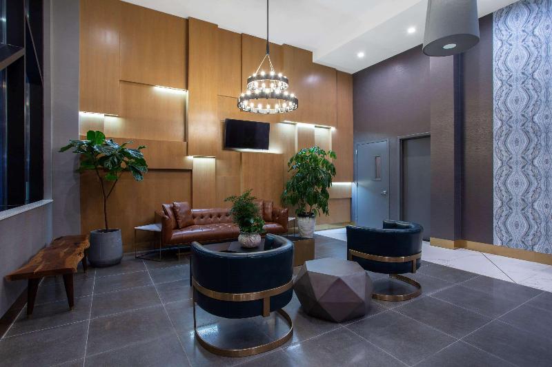 Microtel Inn by Wyndham Long Island City - Lobi