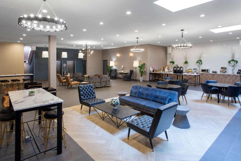 Microtel Inn by Wyndham Long Island City - Lobi