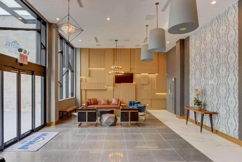 Microtel Inn by Wyndham Long Island City - Lobi