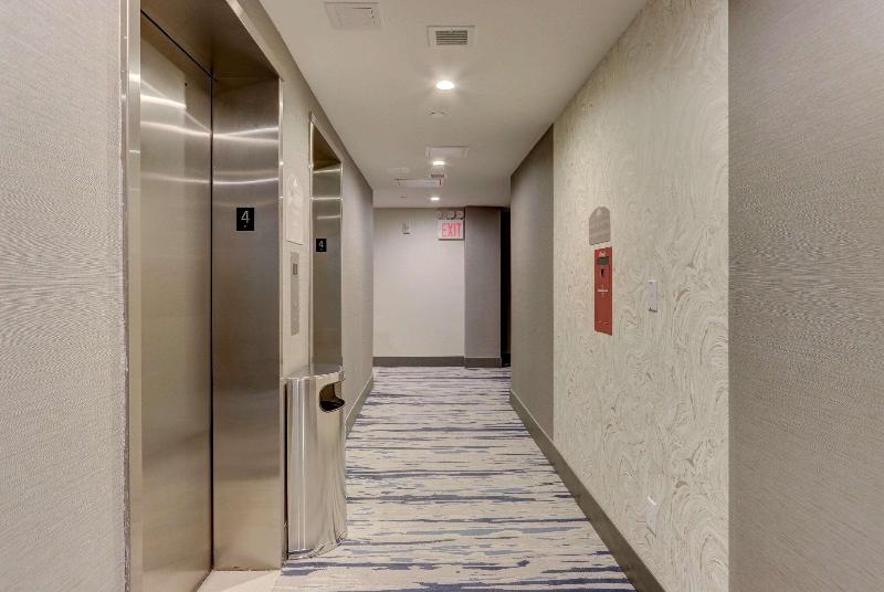 Microtel Inn by Wyndham Long Island City - Genel
