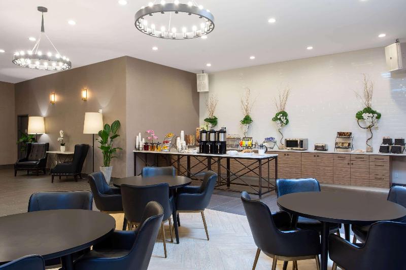 Microtel Inn by Wyndham Long Island City - Restoran