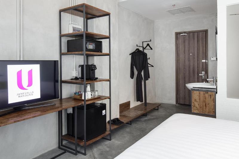 Janevalla Bandung - Oda