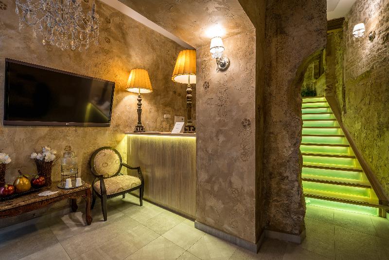 Plaza Marchi Old Town - Quaint & Elegant Hotels - Genel
