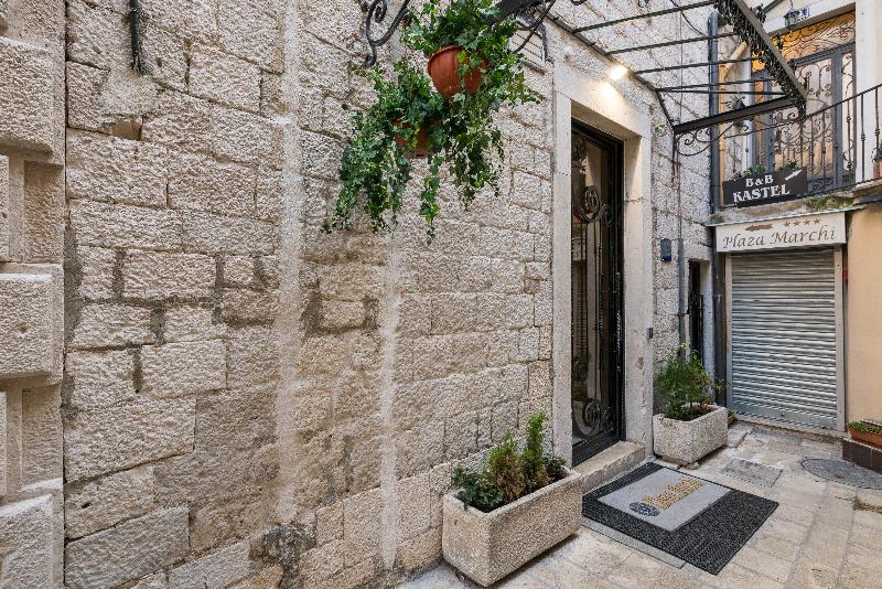 Plaza Marchi Old Town - Quaint & Elegant Hotels - Genel