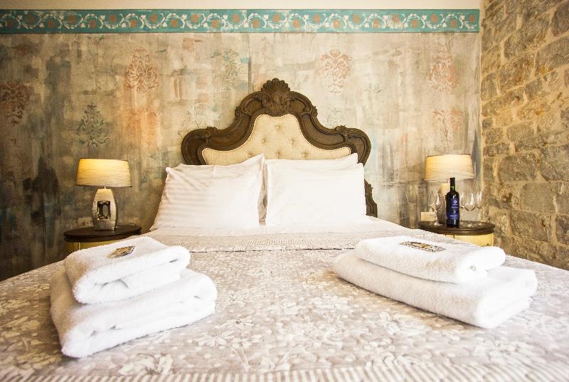 Plaza Marchi Old Town - Quaint & Elegant Hotels - Oda