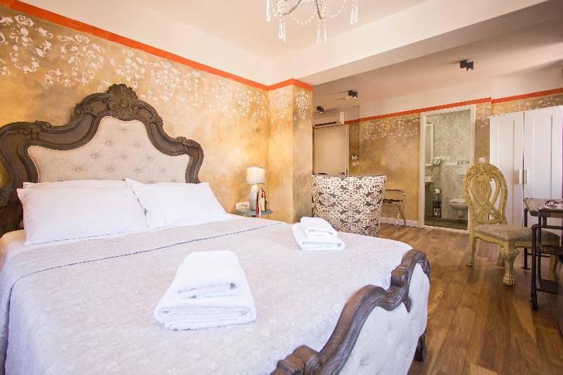 Plaza Marchi Old Town - Quaint & Elegant Hotels - Oda