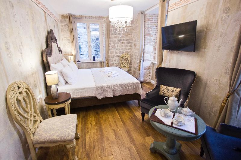 Plaza Marchi Old Town - Quaint & Elegant Hotels - Oda