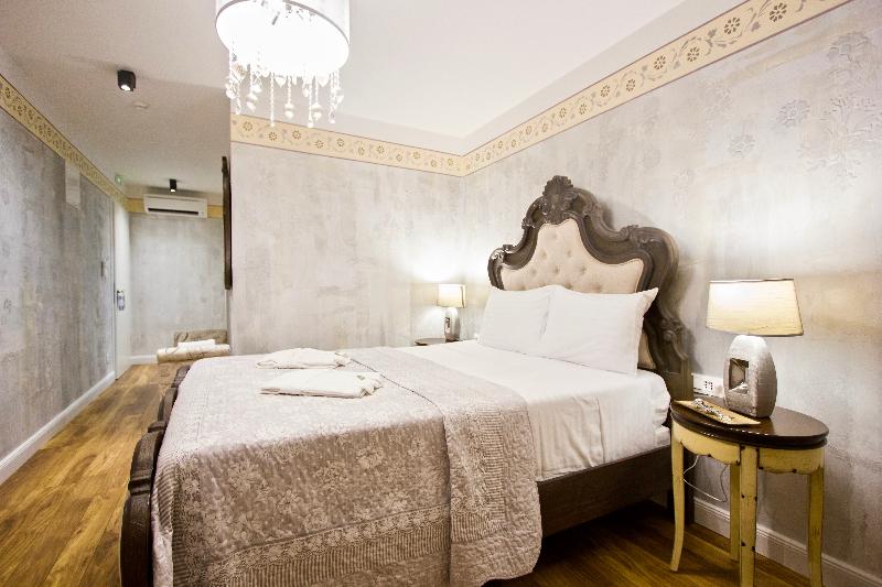 Plaza Marchi Old Town - Quaint & Elegant Hotels - Oda