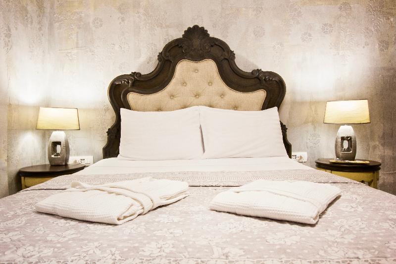Plaza Marchi Old Town - Quaint & Elegant Hotels - Oda