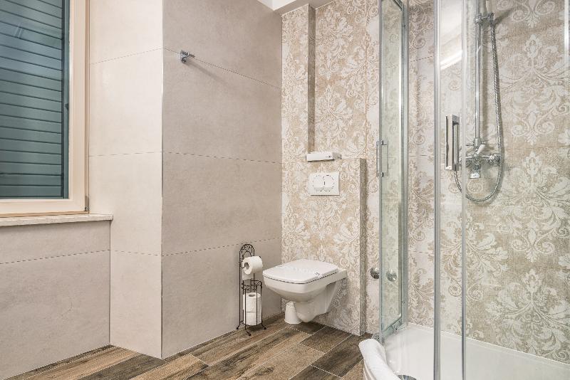 Plaza Marchi Old Town - Quaint & Elegant Hotels - Oda