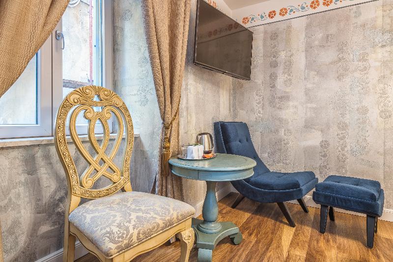 Plaza Marchi Old Town - Quaint & Elegant Hotels - Oda