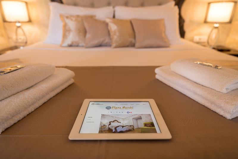Plaza Marchi Old Town - Quaint & Elegant Hotels - Oda