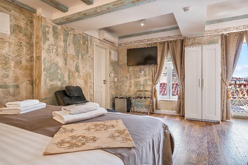 Plaza Marchi Old Town - Quaint & Elegant Hotels - Oda
