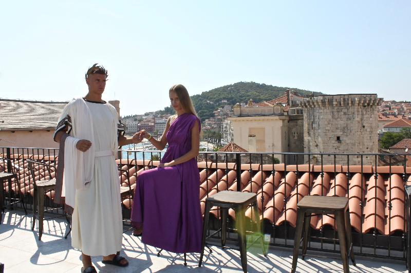 Plaza Marchi Old Town - Quaint & Elegant Hotels - Teras