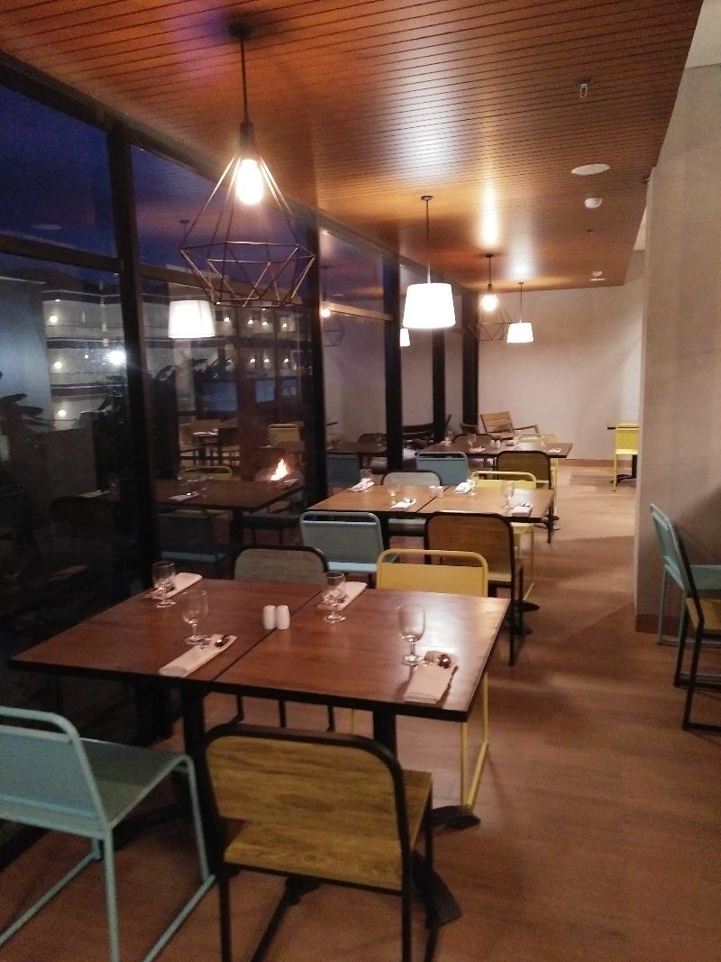 La Lucia Boutique Hotel by Prasanthi - Restoran