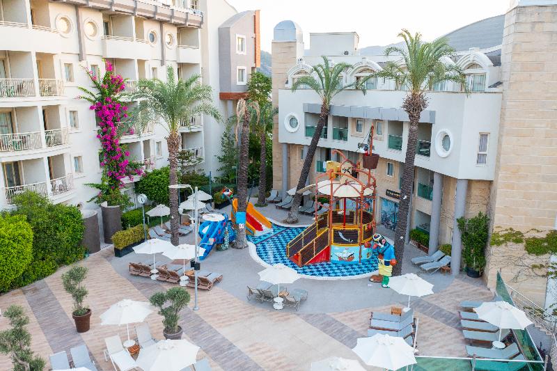 Grand Cettia Hotel - Teras