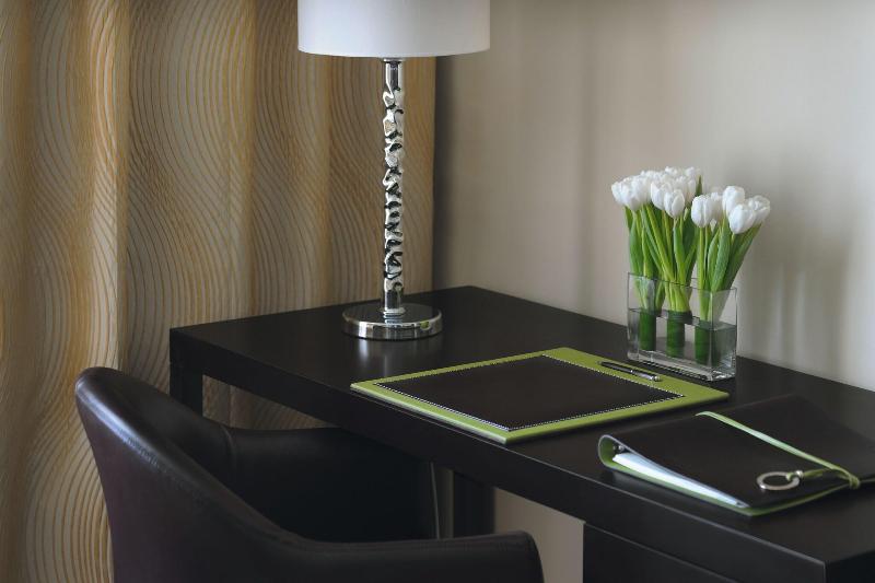 Movenpick Hotel Du Lac Tunis - Oda