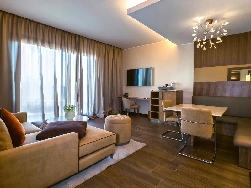 Movenpick Hotel Du Lac Tunis - Oda