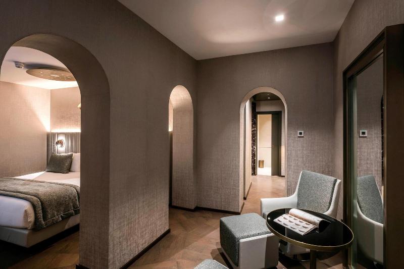 The Pantheon Iconic Rome Hotel - Oda