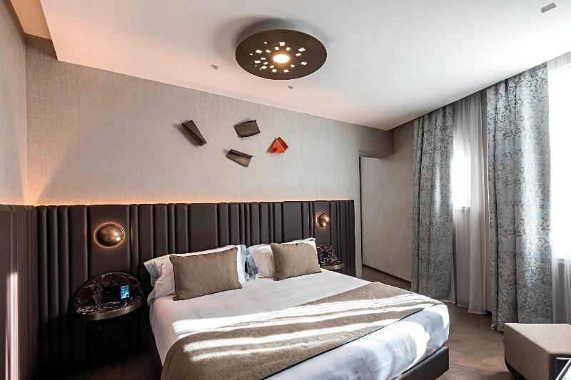 The Pantheon Iconic Rome Hotel - Oda
