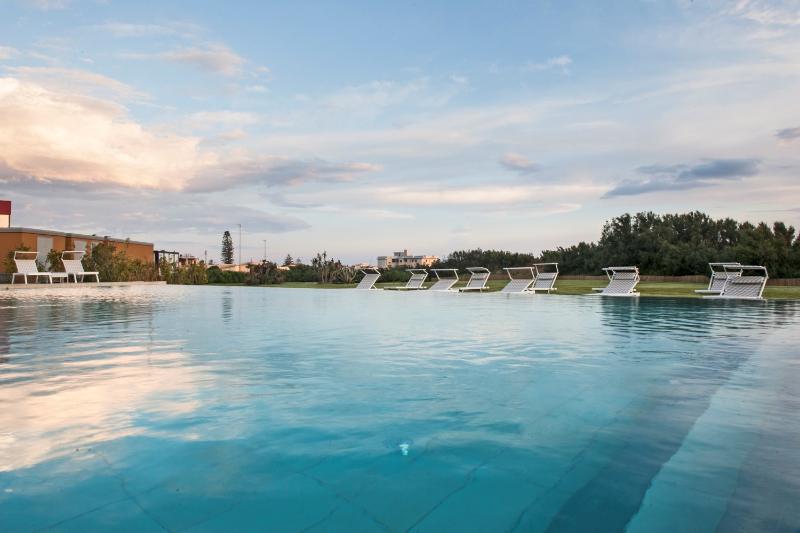 Modica Beach Resort - Havuz