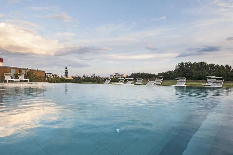 Modica Beach Resort - Havuz