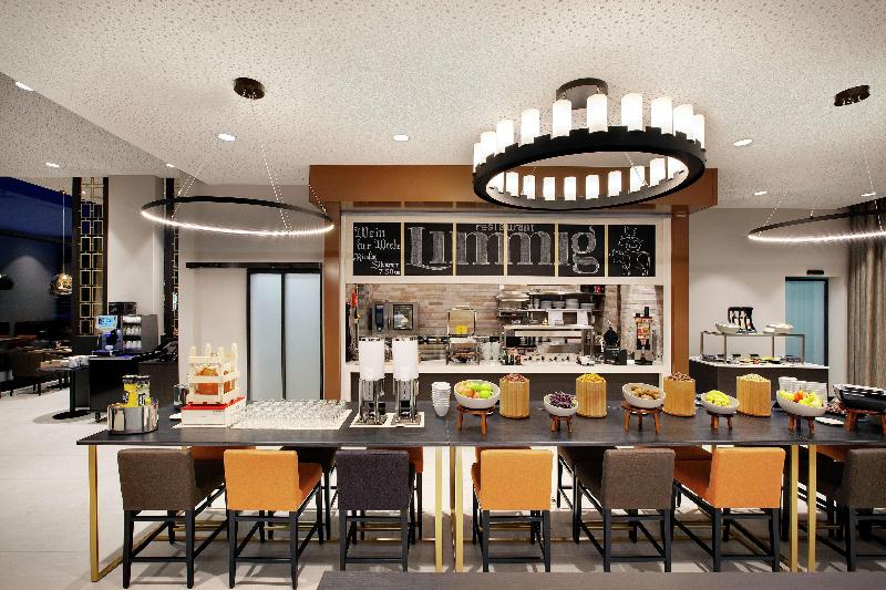 Hilton Garden Inn Zurich Limmattal - Bar