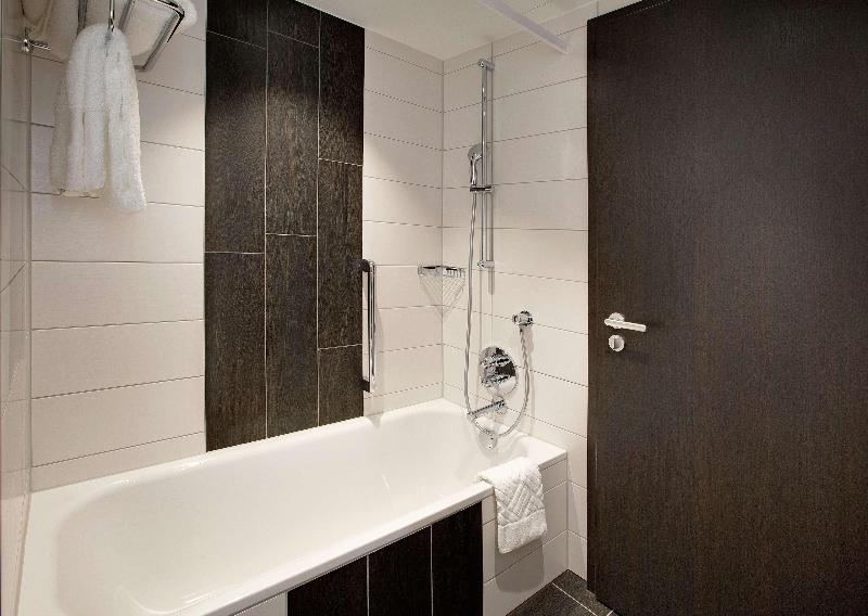 Hilton Garden Inn Zurich Limmattal - Oda