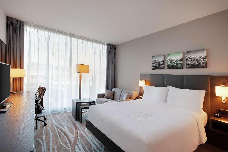 Hilton Garden Inn Zurich Limmattal - Oda