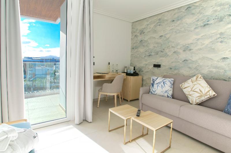 Hotel Lava Beach - Oda