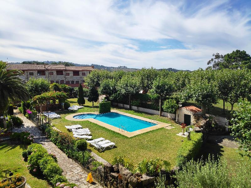 Apartamentos Playa de la Lanzada 3000 - Havuz