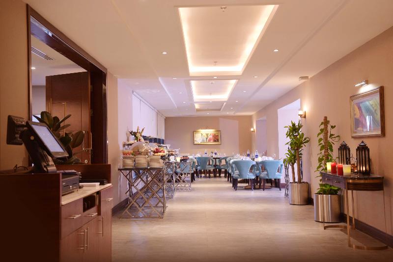 Warwick Al Khobar Hotel - Restoran