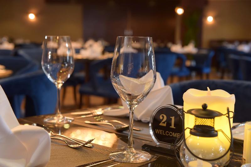 Warwick Al Khobar Hotel - Restoran