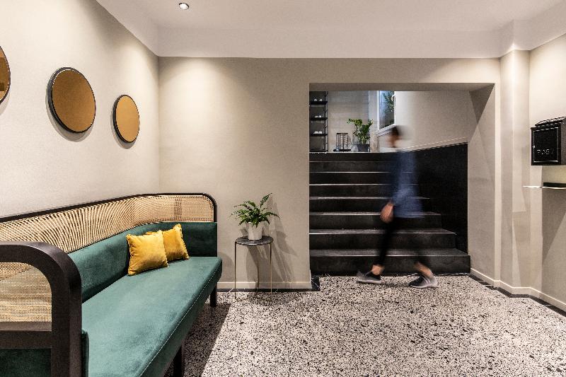 The Modernist - Lobi