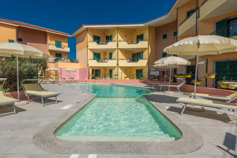 Residence I Mirti Bianchi - Havuz