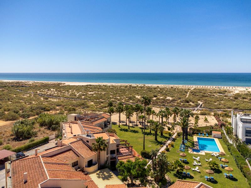 Praia da Lota Resort - Genel