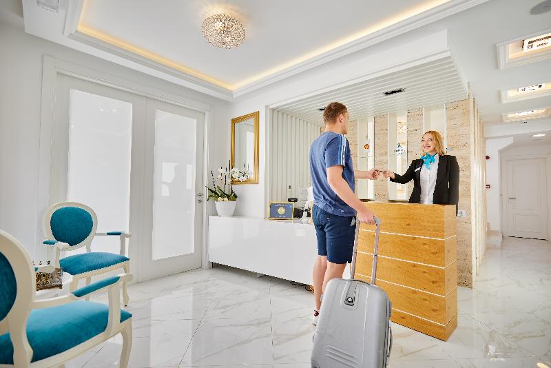 Hotel Libertas - Lobi