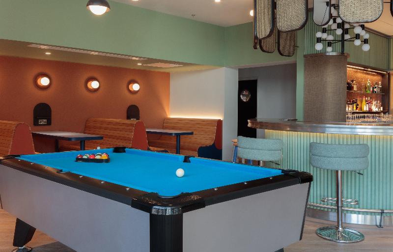 Holiday Inn London - Heathrow Bath Road - Bar
