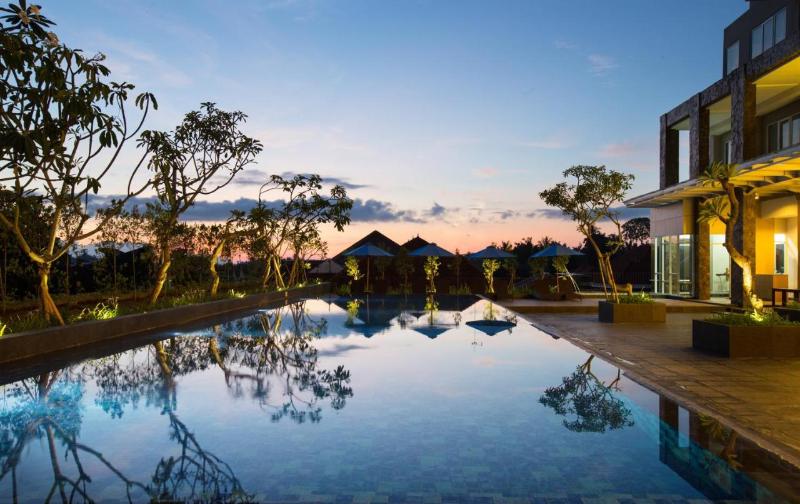Hotel Santika Banyuwangi - Havuz