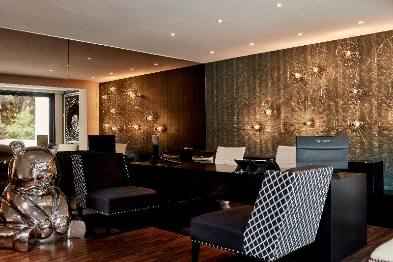 Azur Hotel - Lobi