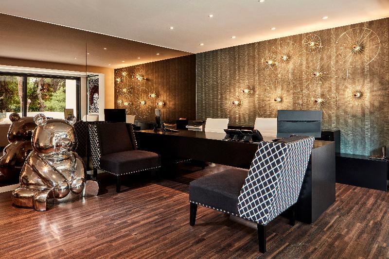 Azur Hotel - Lobi