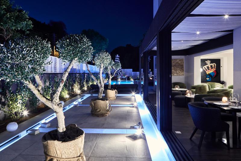 Azur Hotel - Genel